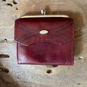 Princess Gardner vintage burgundy buffalo leather kiss-lock coin purse wallet